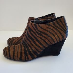 NEW Aerosoles Leather wedge ankle boots zebra striped animal print cow hide